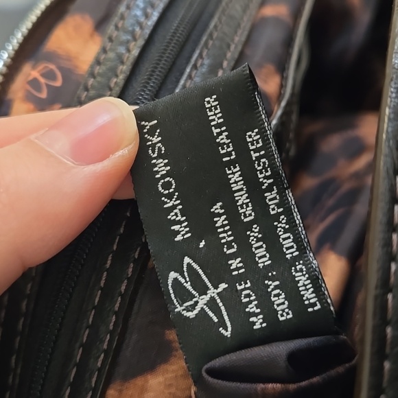 B. Makowsky Black Leather Shoulder Bag With Animal Print Lining - Picture 14 of 14